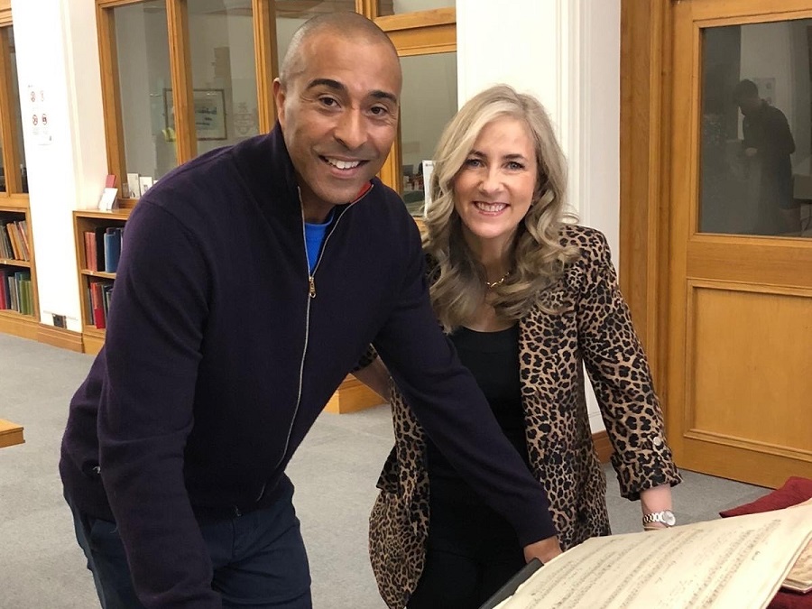 ​Colin Jackson jumps at the chance of learning Welsh