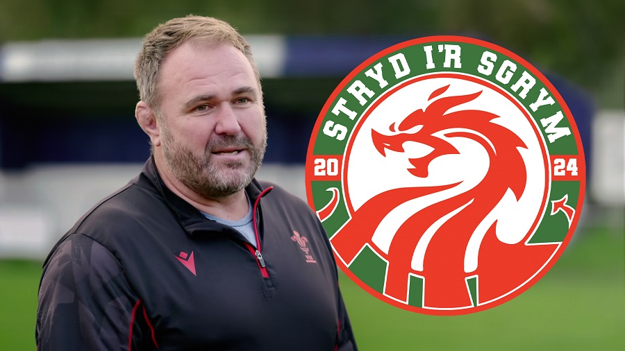 Scott Quinnell coaches a rugby team for people of all abilities