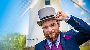 Richard Holt: Yr Academi Felys -1