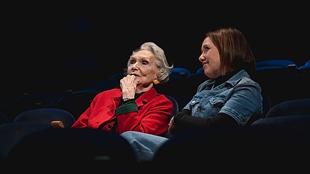Siân Phillips