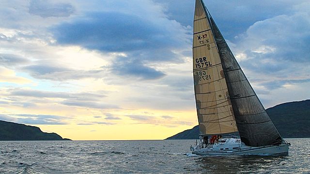 Pum Merch, Tri Chopa, Un cwch