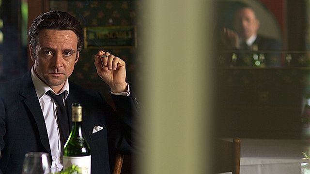 Burton: Y Gyfrinach?