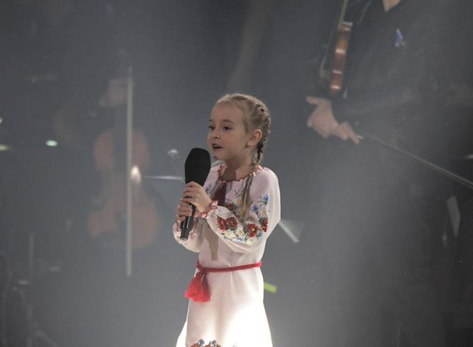 Amelia Anisovych, the 7 year old Ukrainian girl who sang in a bomb shelter performing live on S4C