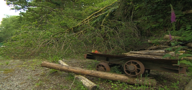 Y Byd ar Bedwar: The Gleision miners - 24.06.14