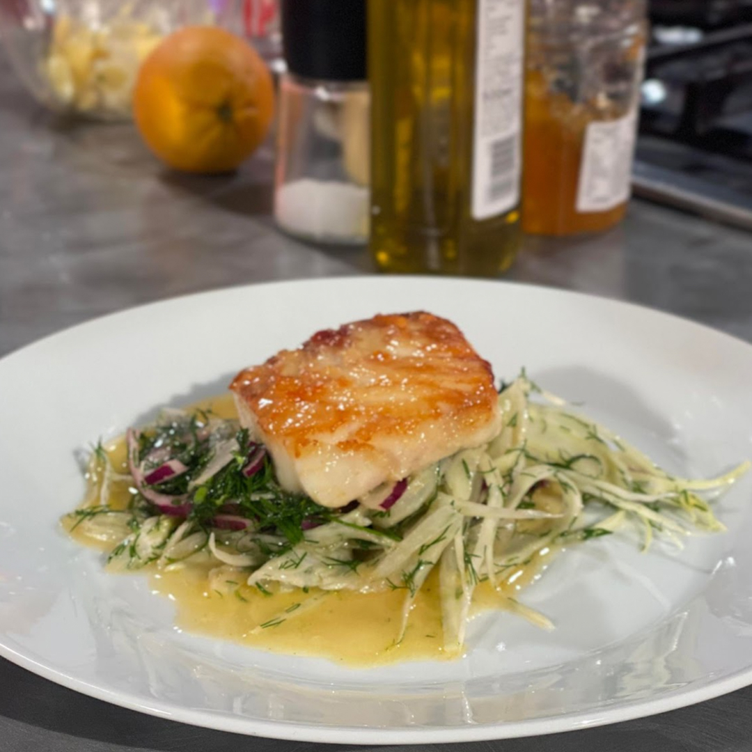 Cod in marmalade with salad