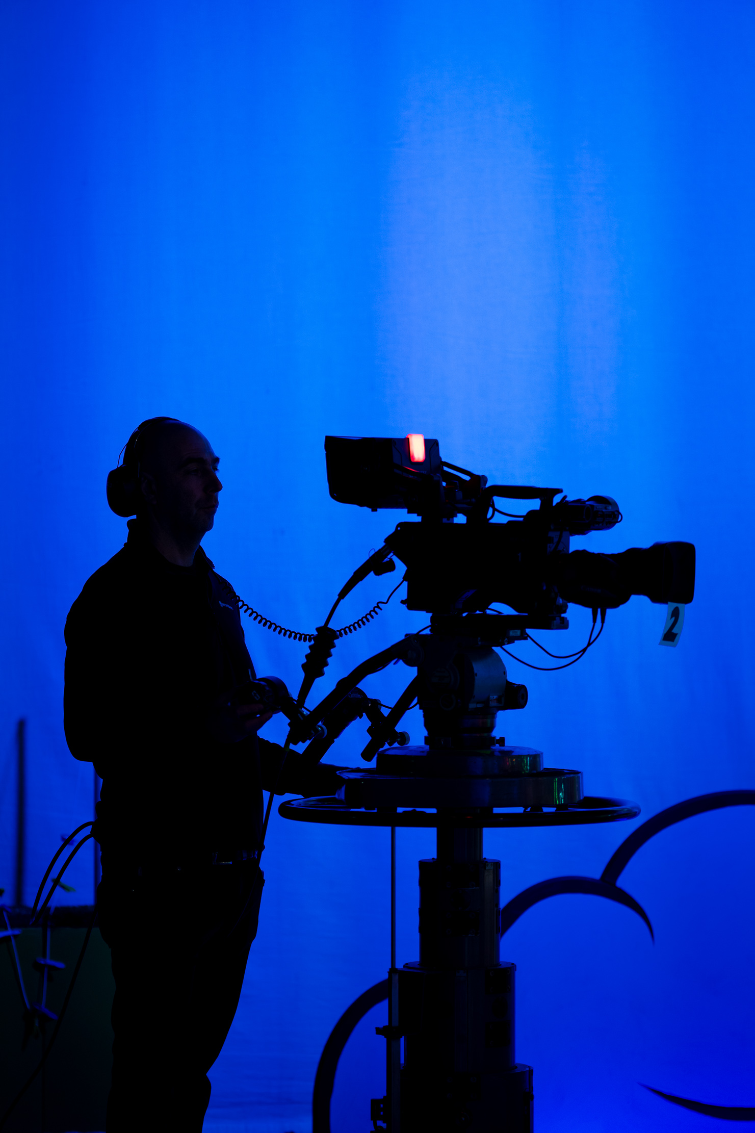 S4C yn buddsoddi mewn talent chwaraeon a newyddiadurol i ddenu wynebau newydd