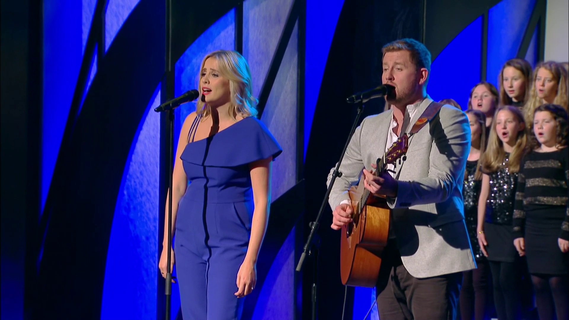 Daniel Lloyd, Elin Fflur a Chôr Plant Penllyn - Chwilio Am Y Sêr 